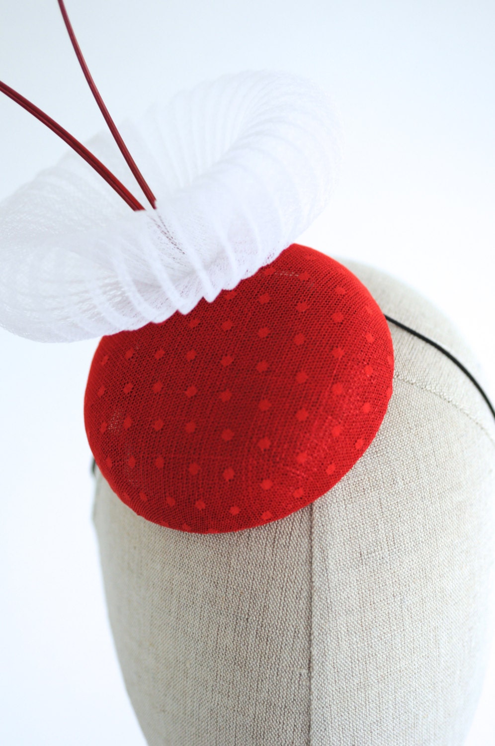 Red and White Crin Cocktail Hat Antenna Racing Mini Hat Wedding Fascinator