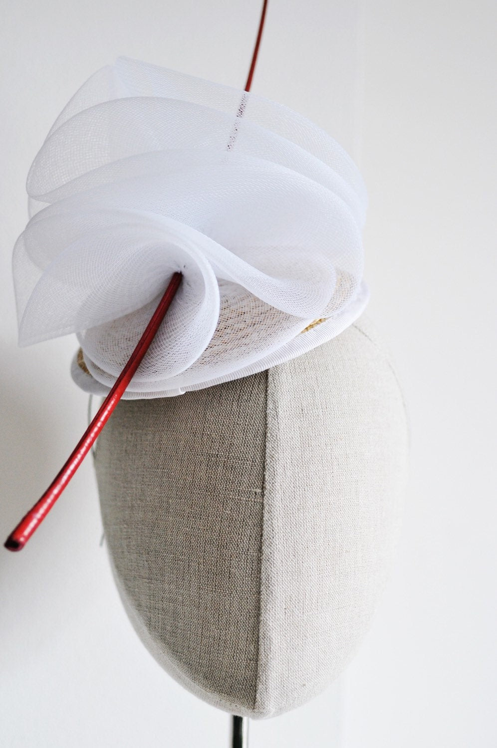 White Crin Cocktail Hat Racing Mini Hat Wedding Fascinator