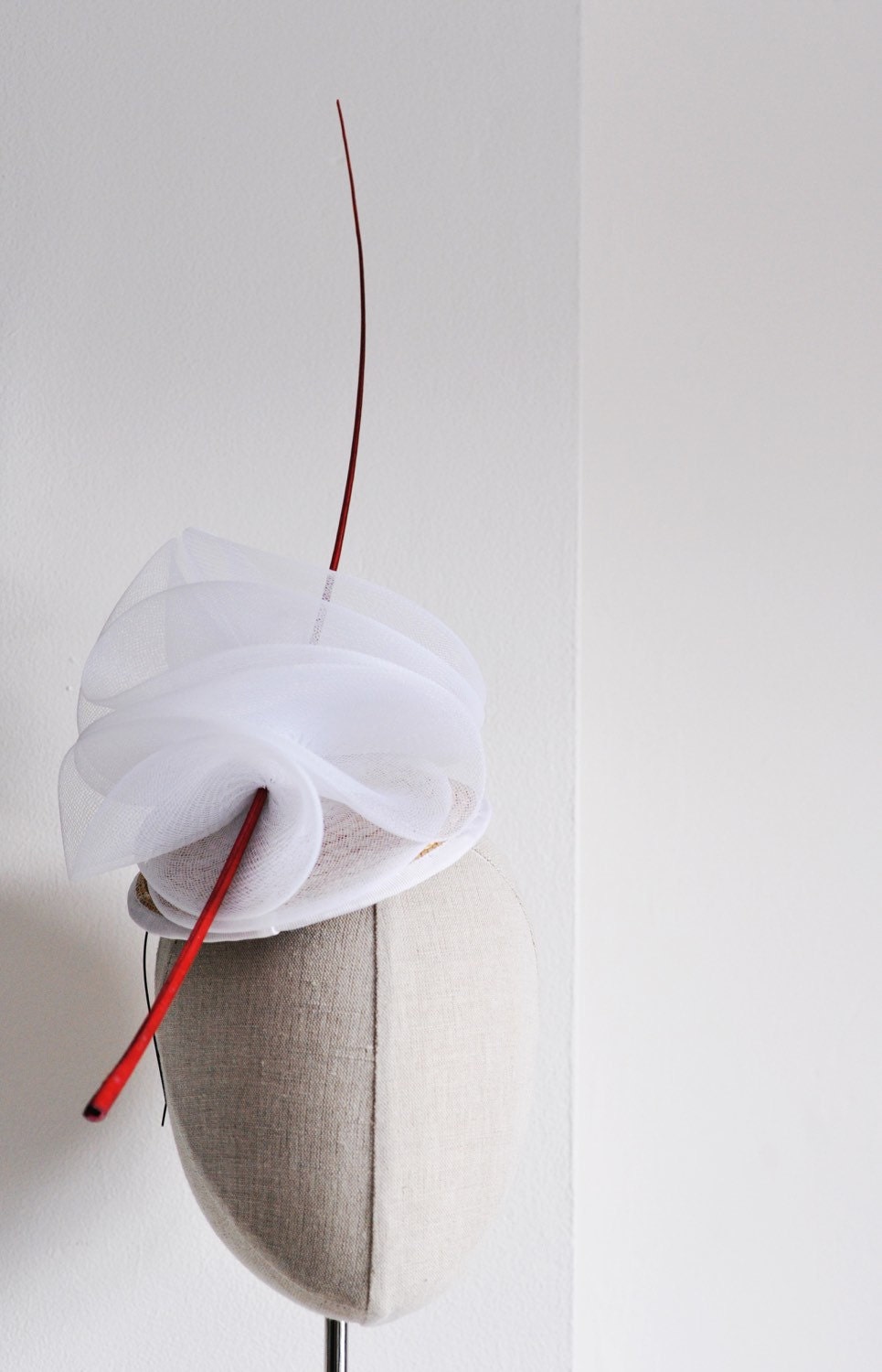 White Crin Cocktail Hat Racing Mini Hat Wedding Fascinator