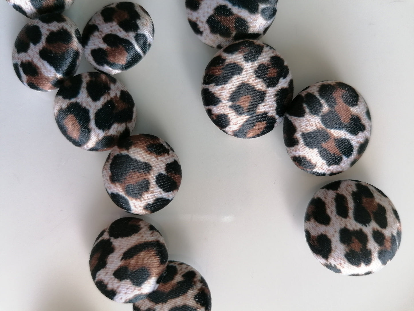 Leopard Print Tuxedo Buttons Mens Satin Suit Jacket and Sleeve Buttons Set