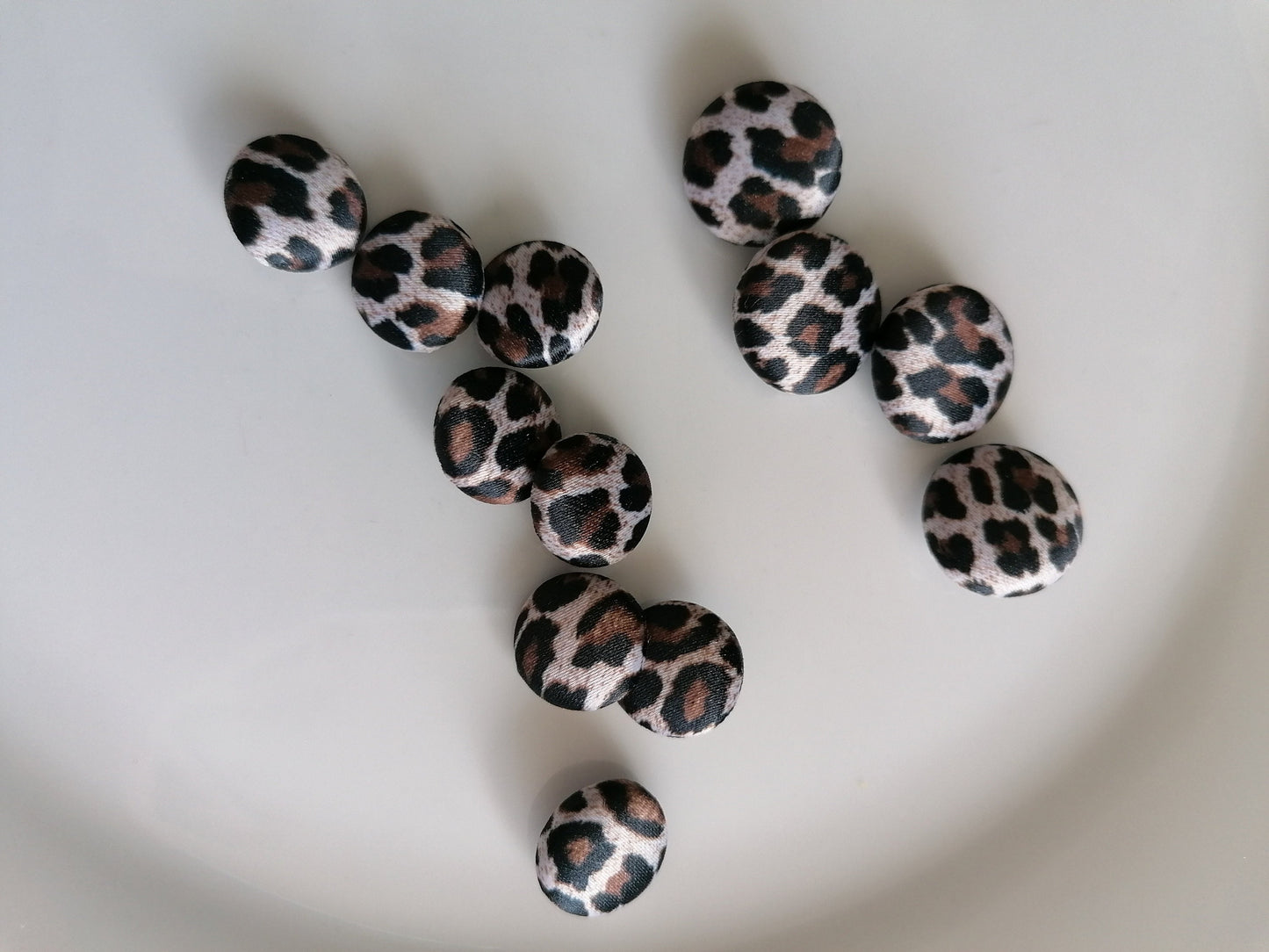 Leopard Print Tuxedo Buttons Mens Satin Suit Jacket and Sleeve Buttons Set