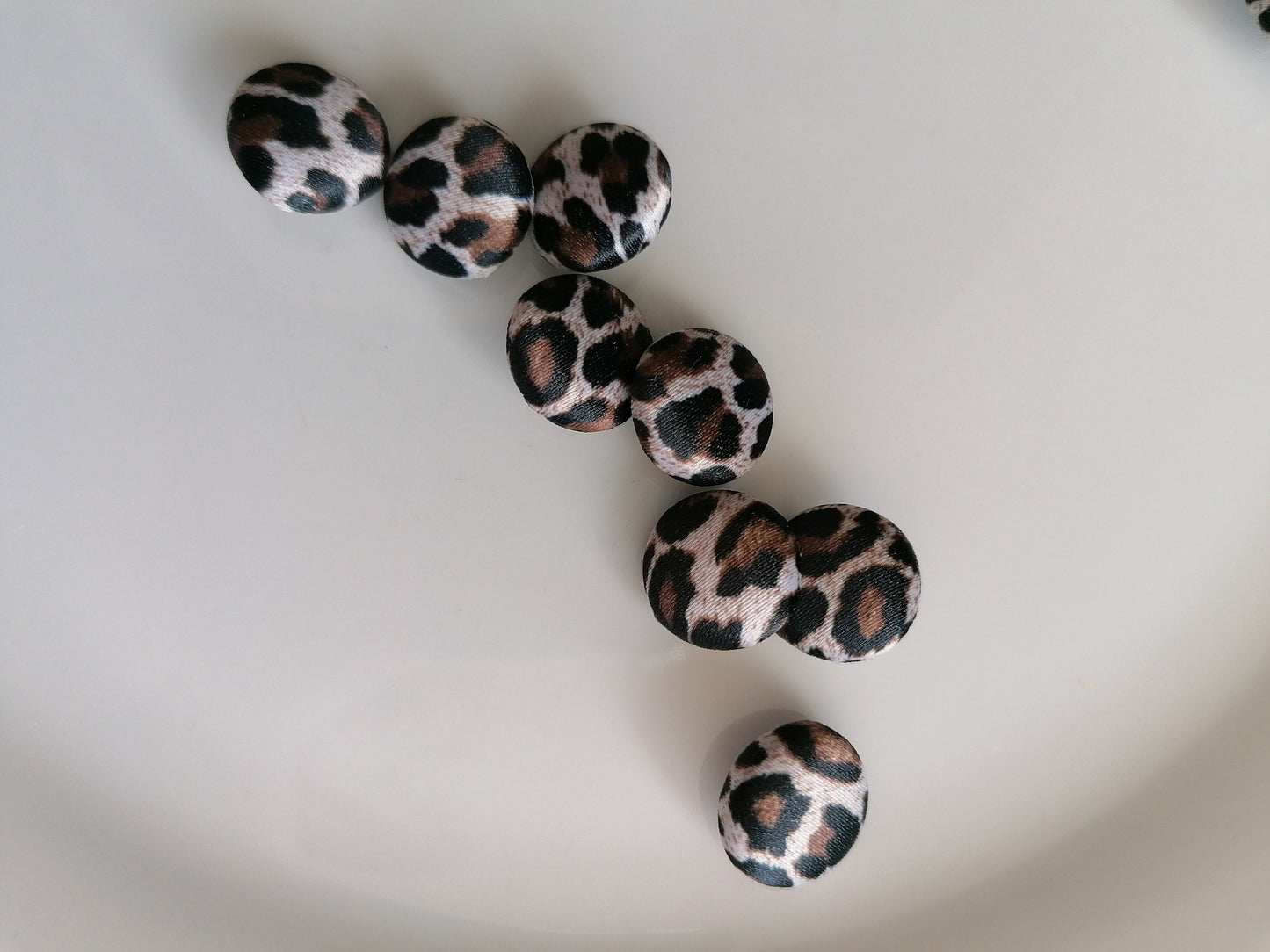 Leopard Print Tuxedo Buttons Mens Satin Suit Jacket and Sleeve Buttons Set
