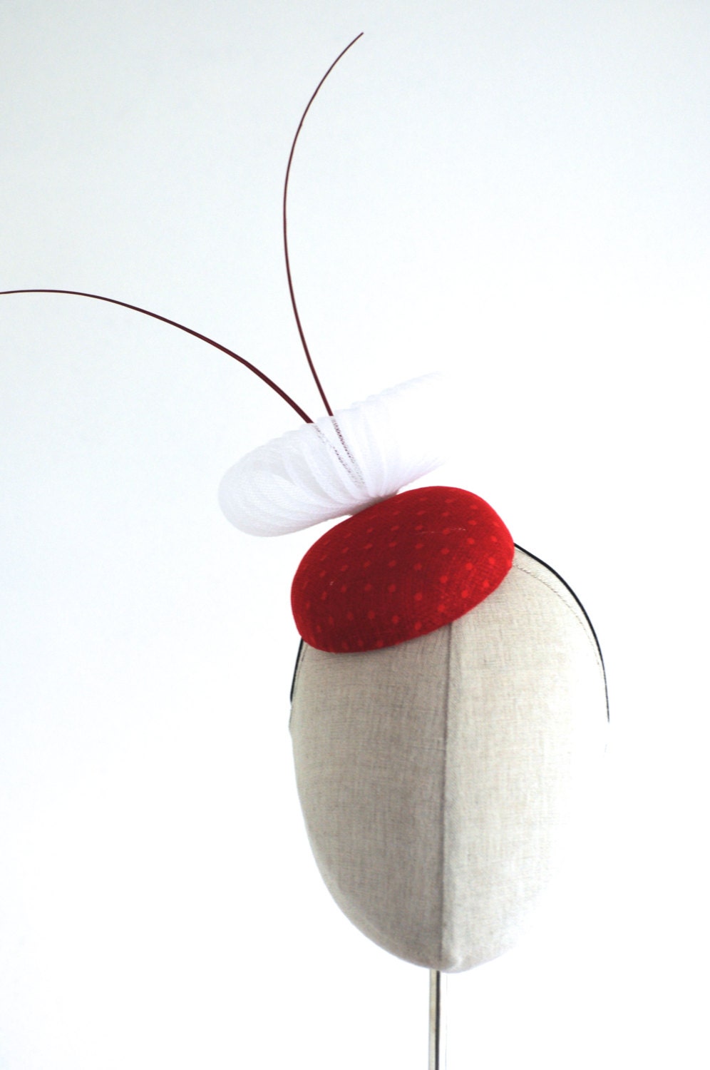 Red and White Crin Cocktail Hat Antenna Racing Mini Hat Wedding Fascinator