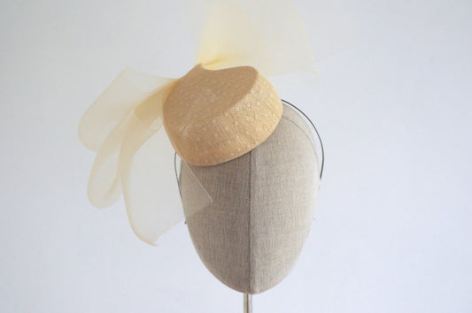 Cream Cocktail Hat Teardrop Fascinator Crin Bow Mini Hat
