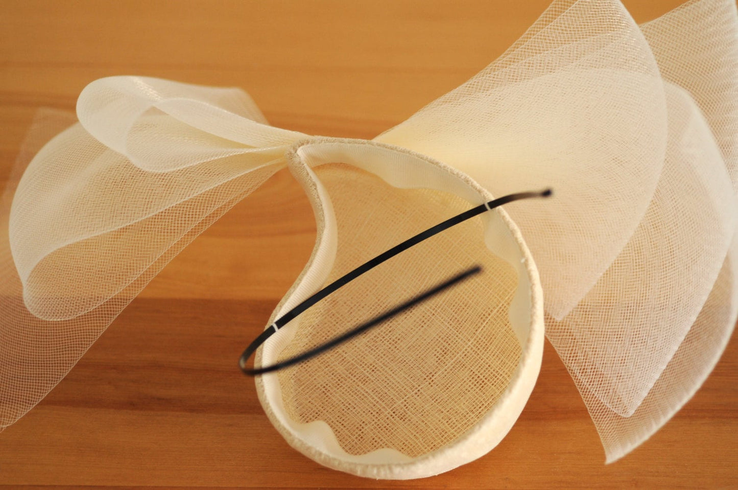 Cream Cocktail Hat Teardrop Fascinator Crin Bow Mini Hat
